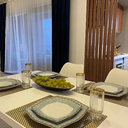 Mali Raj Makarska