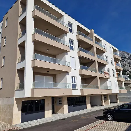 Apartment Mali Raj