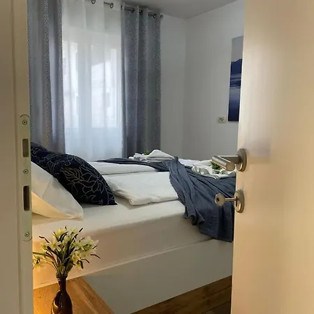 Mali Raj Makarska