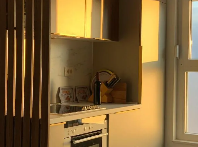 Mali Raj Макарська